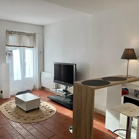 Ferienwohnung La Vue Secrete De Neauphle Exterior foto