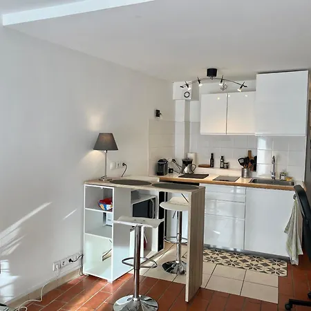 Ferienwohnung La Vue Secrete De Neauphle Exterior foto